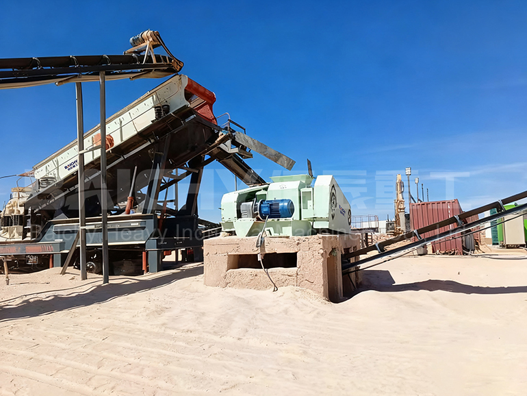 Mobile VSI Sand Maker + 2PG1000×800 Roller Crusher: Two-Stage Fine Sand Making Solution