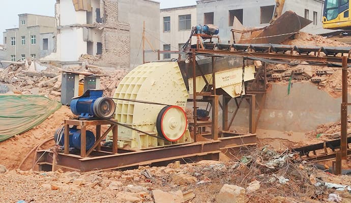 Heavy duty hammer crusher display