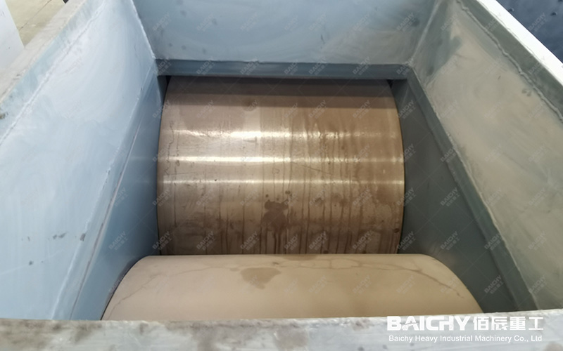 Toothed roller for roller crusher.jpg