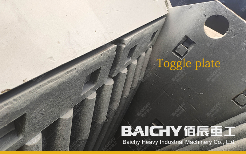 Deep V-Shaped Crushing Chamber, Combining High Efficiency an