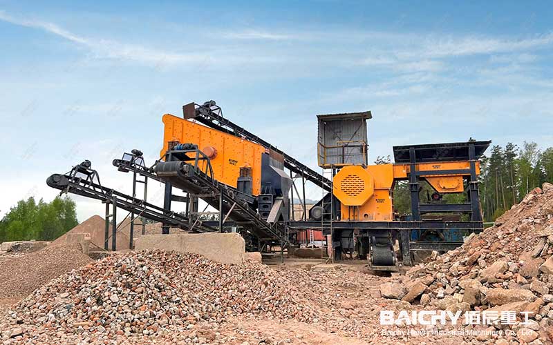 Modular mobile crushing plant at a customer site in Russia.