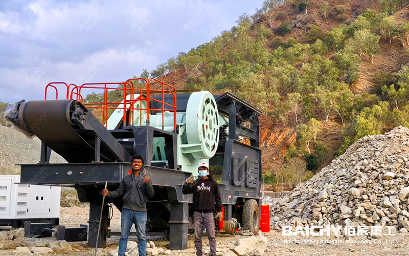 80-100 T/H Mobile Construction Waste Crusher for Sale 