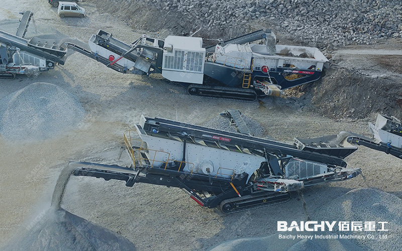 Track-Mounted Screening Plant — Customer Site