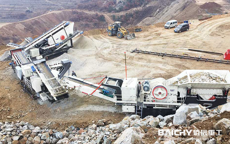 Crawler-Mounted Mobile Crushing Station: On-Site Operation