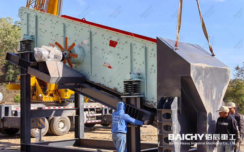 100&ndash;150 TPH Mobile Jaw Crusher with vibrating screen