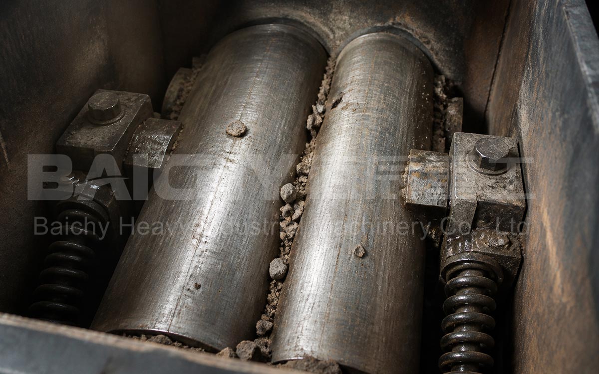 Internal Structure of a Roller Crusher