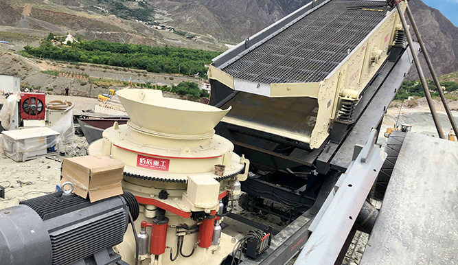 Mobile cone crusher station in quarry