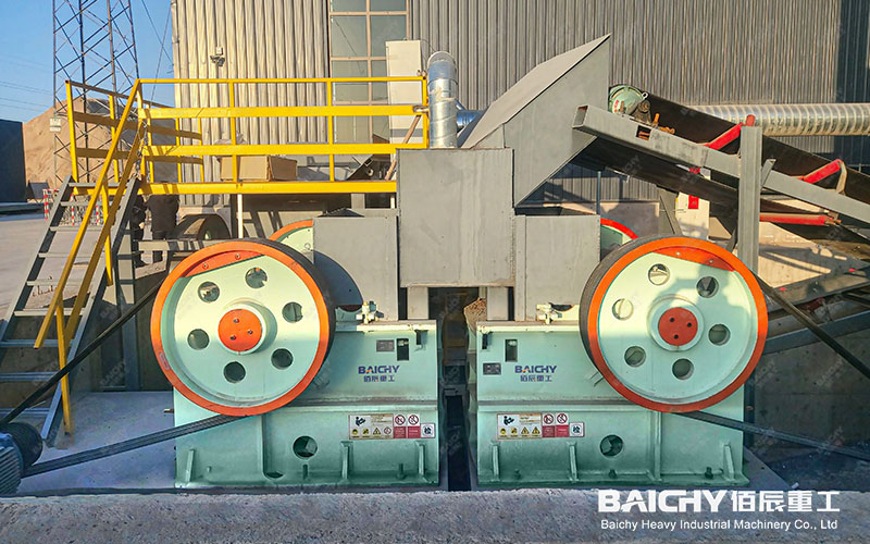 Double fine jaw crusher with coarse crusher, creating a new