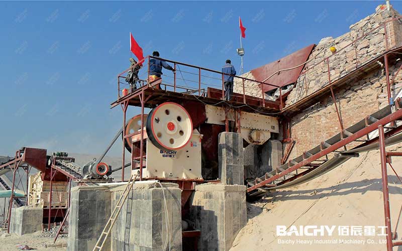 PE-series-jaw-crusher-Xinjiang-customer-site.jpg