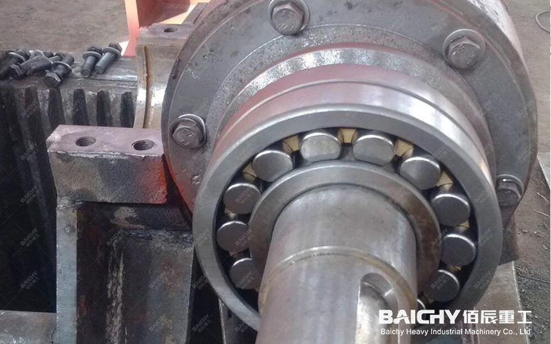 Jaw crusher main accessories spindle.jpg