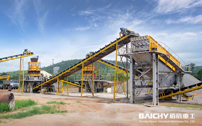 Jaw crusher working site picture - primary crushing equipmen