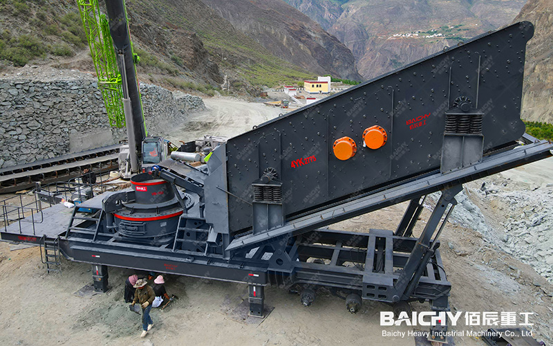 Wheel-Mounted Vertical Shaft Sand Crusher 02.jpg