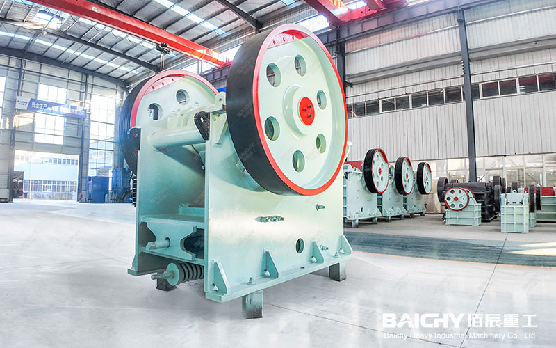 PE600x900 Jaw Crusher 01.jpg