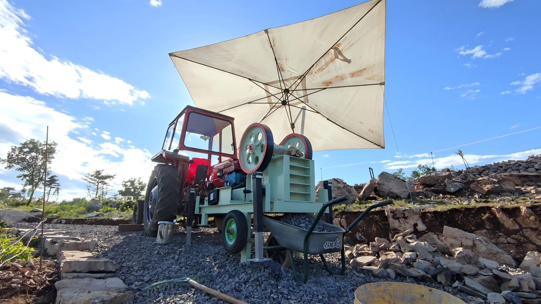 PE250x400 Mobile Jaw Crusher for Small Quarry in Slovenia