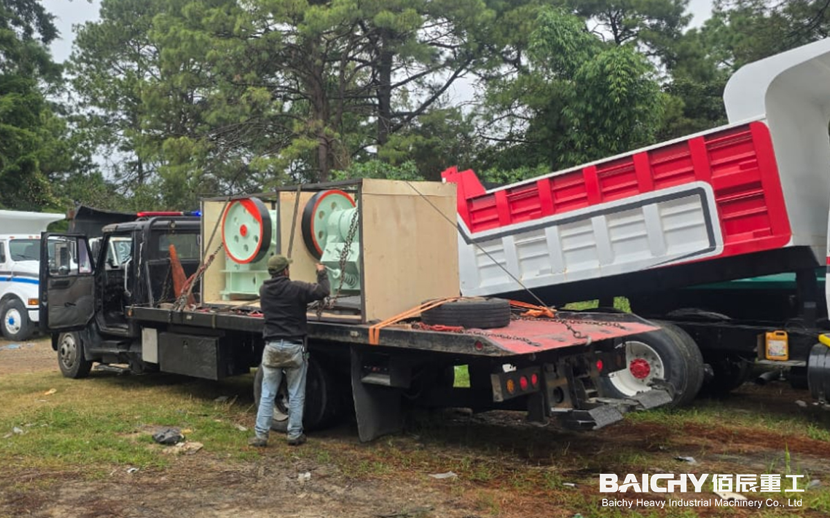 PE250x400-jaw-crushers-arrive-in-South-Africa-and-are-being-unloaded.