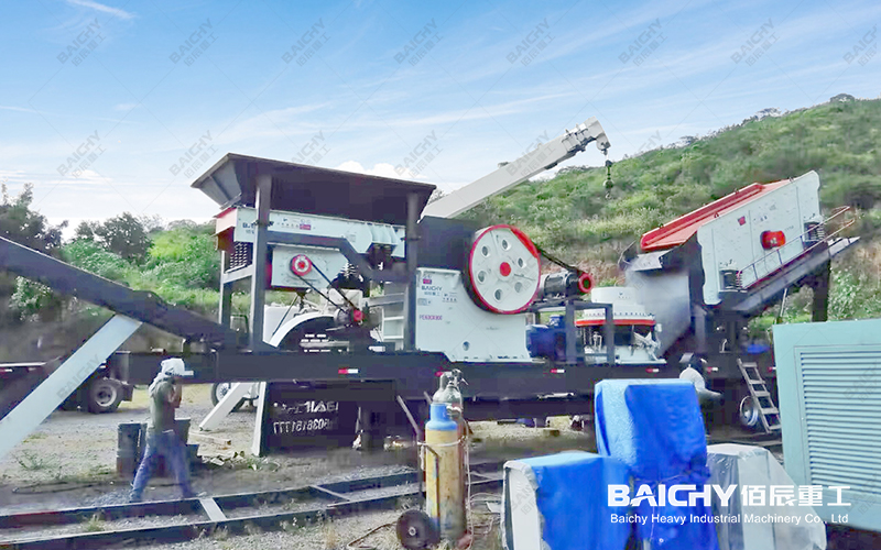 4-in-1 mobile crushing station Customer Site