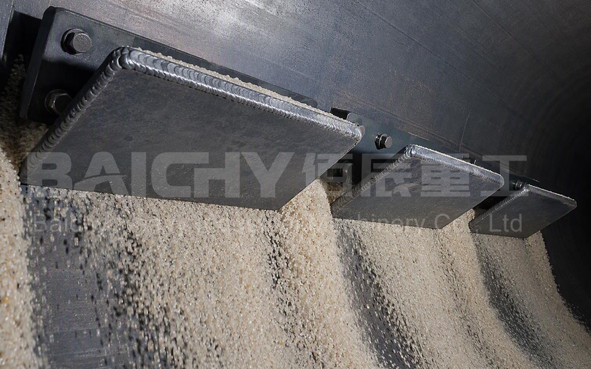 Texture and Grit-Tumbling Finish of NM400 Plate Edge Hard-Facing
