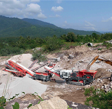track type mobile jaw and screening