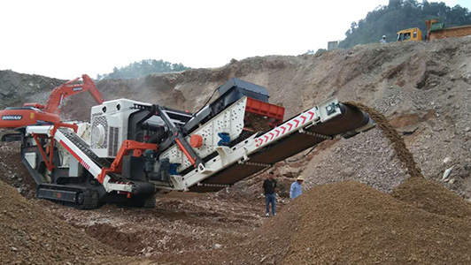 track type crawler crushing and screening