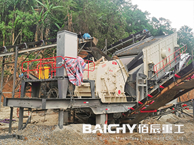 Tire-type mobile jaw crusher + mobile impact crushing and screening equipment