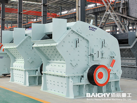 PF impact crusher in the workshop, ready for shipment.