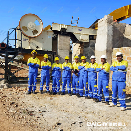 600x900 jaw crusher Zimbabwe customer site.jpg